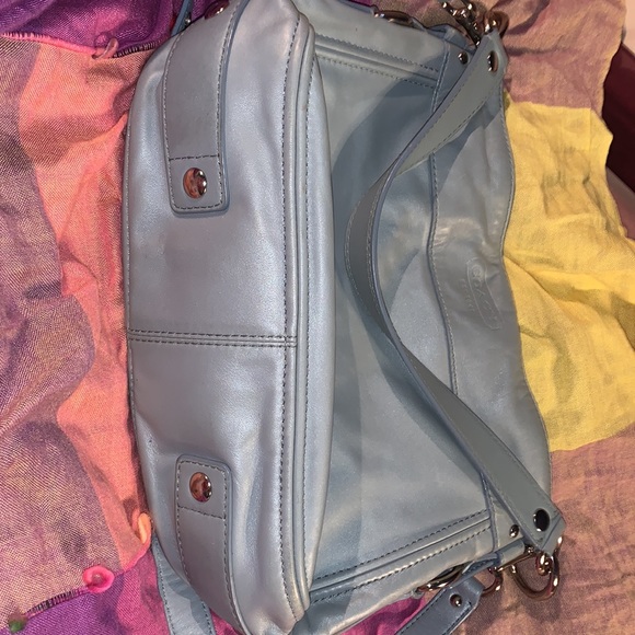 Super clean coach convertible shoulder bag with crossbody strap. - Picture 5 of 8